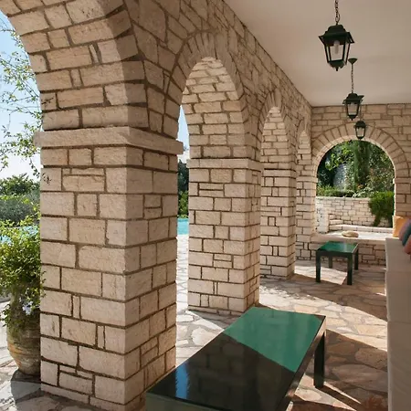 Agios Stefanos Sinion Sleeps 8 Pool Wifi Βίλα Άγιος Στέφανος